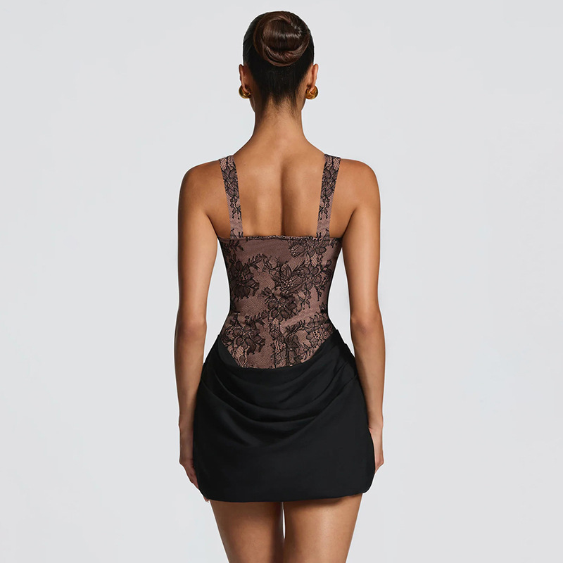 فستان كورسيه قصير من الدانتيل  - مراجعة Strapless Bra Backless وسعره